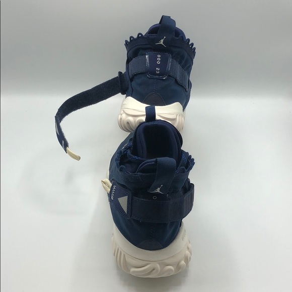 Jordan Proto-React Men’s Basketball Shoes - Picture 8 of 11